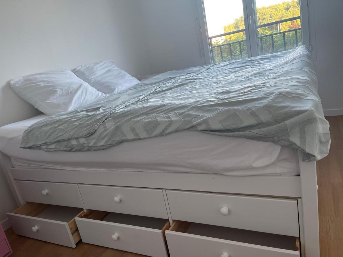Lovely Bedroom Loft With Free Parking On Premise ボアシー・サン・レジェ エクステリア 写真