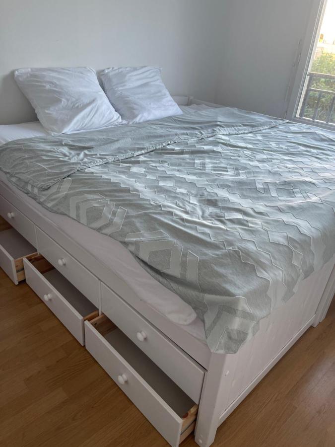Lovely Bedroom Loft With Free Parking On Premise ボアシー・サン・レジェ エクステリア 写真